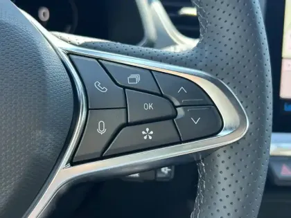 Photo 15 Renault Captur  E-Tech full hybrid 160 ch