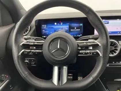 Photo 53 Mercedes GLA  200 d 8G-DCT