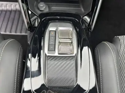 Photo 43 Peugeot 2008  PureTech 130 S&S EAT8