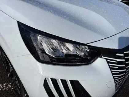 Photo 7 Peugeot 208  Hybrid 110 ch e-DCS6