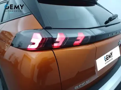 Photo 11 Peugeot 2008  PureTech 100 S&S BVM6