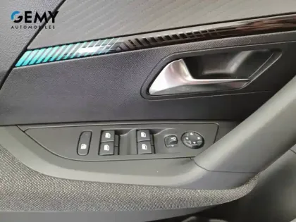 Photo 33 Peugeot 2008  PureTech 100 S&S BVM6