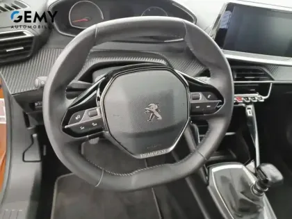 Photo 30 Peugeot 2008  PureTech 100 S&S BVM6