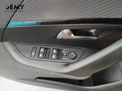 Photo 9 Peugeot 2008  PureTech 100 S&S BVM6