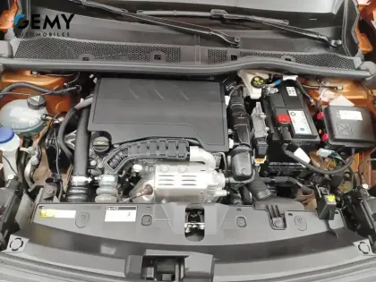 Photo 29 Peugeot 2008  PureTech 100 S&S BVM6