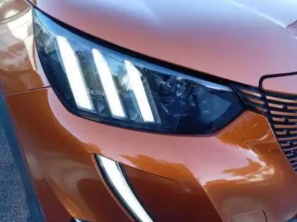 Photo 15 Peugeot 2008  Electrique 136 ch