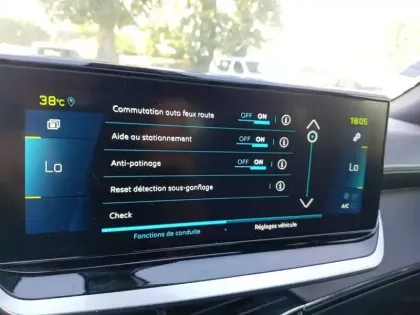 Photo 19 Peugeot 2008  Electrique 136 ch