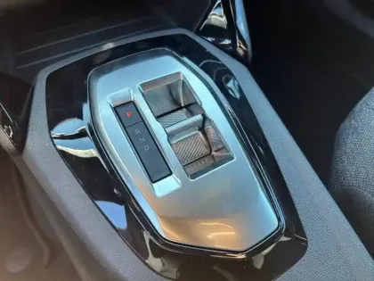 Photo 13 Peugeot 2008  Hybrid 110 e-DCS6