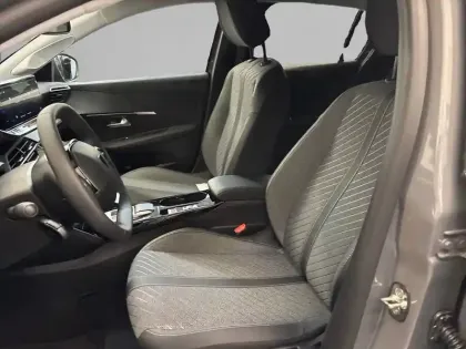 Photo 10 Peugeot 208  Hybrid 110 ch e-DCS6