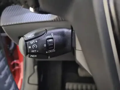 Photo 21 Peugeot 208  Hybrid 100 e-DCS6