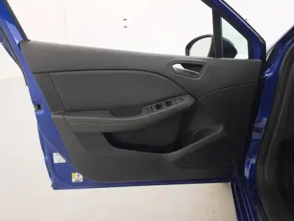 Photo 36 Renault Clio  E-Tech full hybrid 145