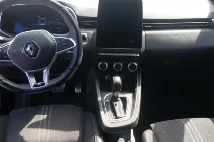 Photo 8 Renault Clio  E-Tech full hybrid 145