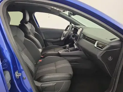 Photo 25 Renault Clio  E-Tech full hybrid 145
