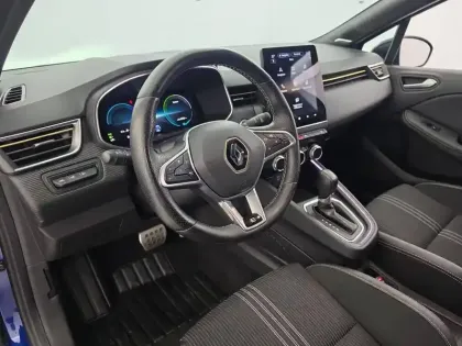 Photo 26 Renault Clio  E-Tech full hybrid 145