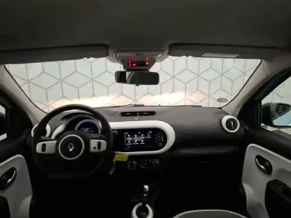 Photo 39 Renault Twingo  III E-Tech