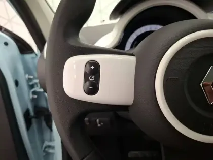 Photo 29 Renault Twingo  III E-Tech