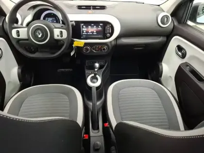 Photo 38 Renault Twingo  III E-Tech