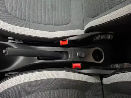 Photo 32 Renault Twingo  III E-Tech