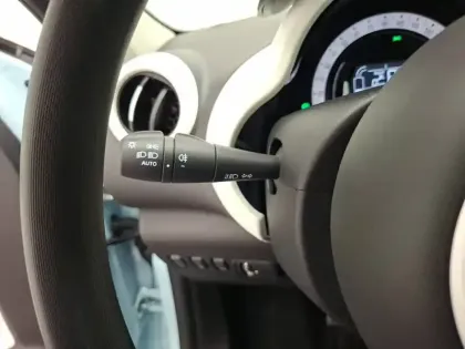 Photo 27 Renault Twingo  III E-Tech