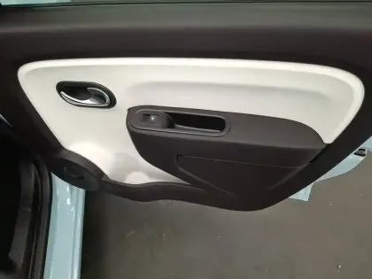 Photo 23 Renault Twingo  III E-Tech
