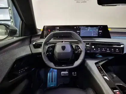 Photo 25 Peugeot 5008  Electrique 210 ch 73 kWh