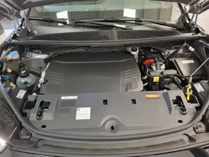 Photo 39 Peugeot 5008  Electrique 210 ch 73 kWh