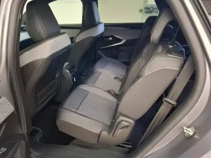 Photo 14 Peugeot 5008  Electrique 210 ch 73 kWh