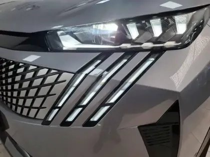 Photo 40 Peugeot 5008  Electrique 210 ch 73 kWh