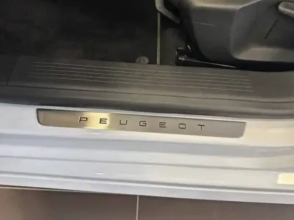 Photo 17 Peugeot 308  PHEV 225 e-EAT8