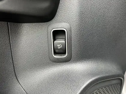 Photo 44 Mercedes GLA  200 7G-DCT