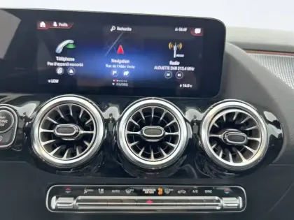 Photo 49 Mercedes GLA  200 7G-DCT