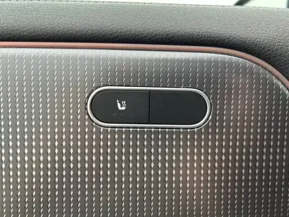 Photo 43 Mercedes GLA  200 7G-DCT