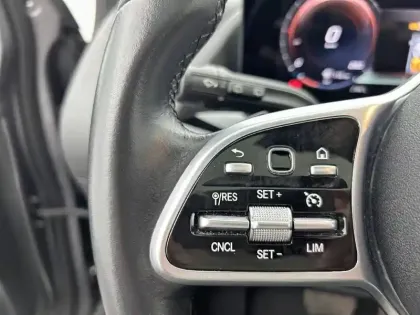 Photo 45 Mercedes GLA  200 7G-DCT