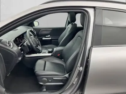 Photo 34 Mercedes GLA  200 7G-DCT