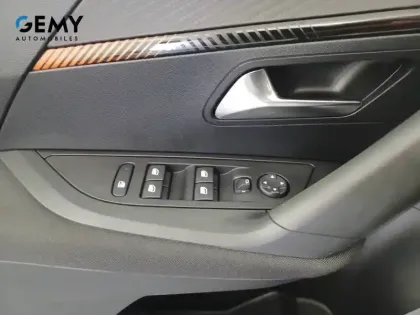 Photo 15 Peugeot 2008  Electrique 136 ch
