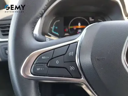 Photo 15 Renault Captur  E-Tech full hybrid 145