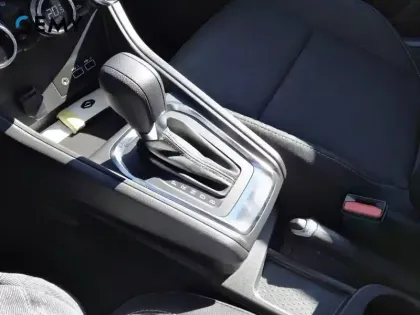 Photo 23 Renault Captur  E-Tech full hybrid 145