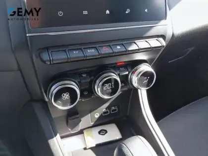 Photo 22 Renault Captur  E-Tech full hybrid 145