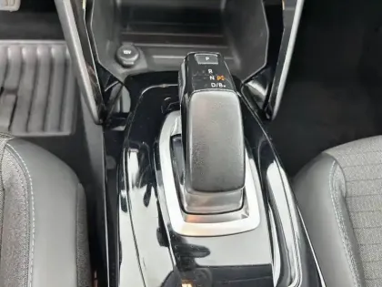 Photo 13 Peugeot 208  Electrique 50 kWh 136ch
