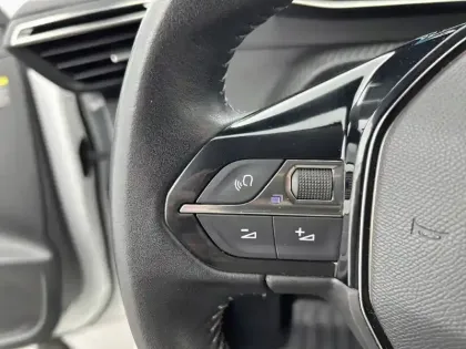 Photo 17 Peugeot 208  Electrique 50 kWh 136ch