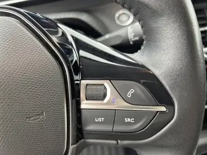 Photo 18 Peugeot 208  Electrique 50 kWh 136ch