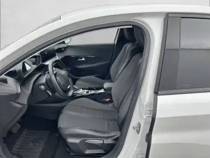 Photo 10 Peugeot 208  Electrique 50 kWh 136ch
