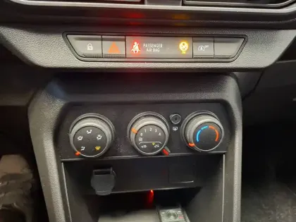 Photo 34 Dacia Sandero  SCe 65