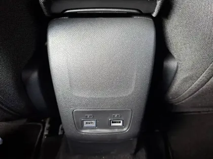 Photo 14 Peugeot 2008  Electrique 54 kWh 156 ch