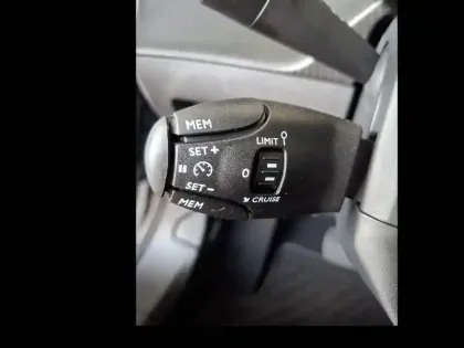 Photo 17 Peugeot 2008  Electrique 54 kWh 156 ch