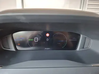 Photo 9 Peugeot 2008  Electrique 54 kWh 156 ch
