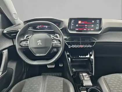 Photo 7 Peugeot 2008  PureTech 130 S&S EAT8