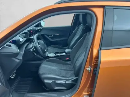 Photo 10 Peugeot 2008  PureTech 130 S&S EAT8