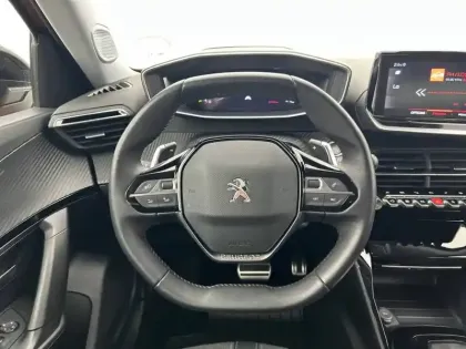 Photo 8 Peugeot 2008  PureTech 130 S&S EAT8
