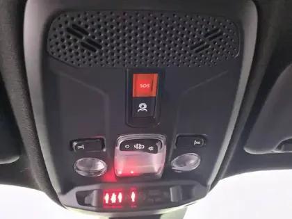Photo 27 Peugeot 2008  PureTech 100 S&S BVM6